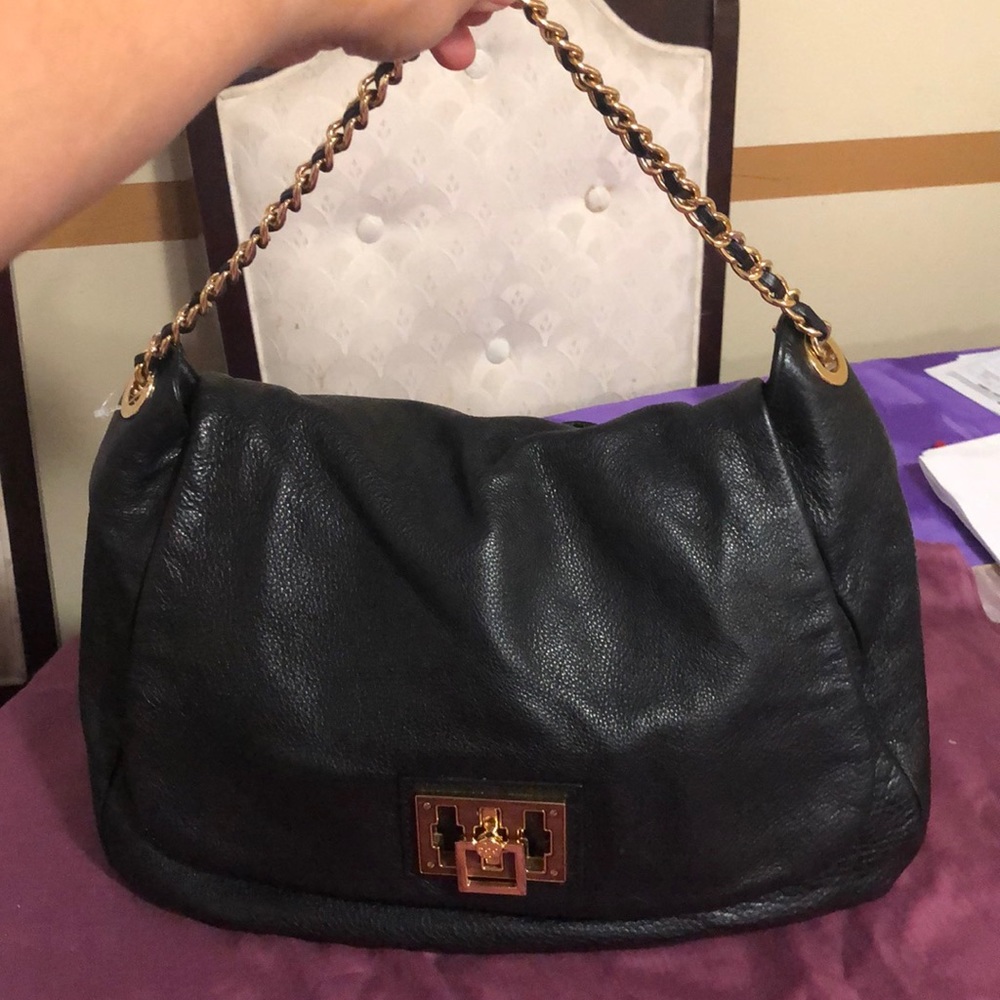 SOLD❤️Authentic Tory Burch  Leather Shoulder Bag